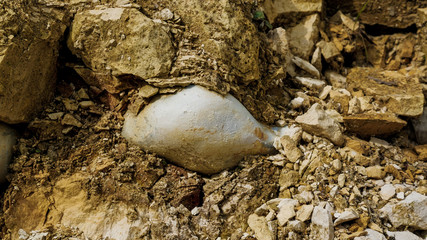 Grit stones, extraction from the earth