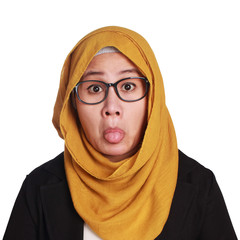 Muslimah Businesswoman Pulled Out Her Tongue