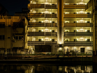 高速道路下遊歩道