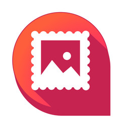 ikona z długim cieniem na tle strzałki pinezki 