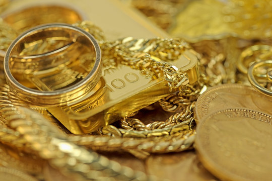 Gold in Barren,Münzen und Schmuck
