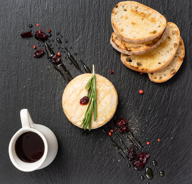 camembert with cranberry sauce