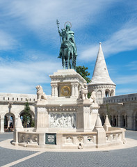 Fototapeta na wymiar Statue of St. Stephen and the Fishermen's Bastion, Budapest