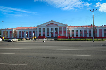 Fototapeta na wymiar Железнодорожный вокзал Магнитогорска, Россия