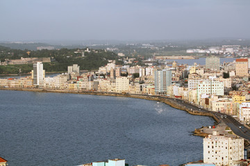 Golfo dell'Avana con vista panoramica della città e il suo lungomare Malecon 