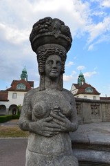 Fototapeta na wymiar Skulptur am Sprudelhof in Bad Nauheim 