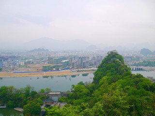 Fototapeta na wymiar 桂林　山と川
