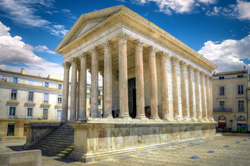 Maison Carr&eacute;e Nimes