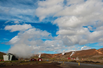 Fototapeta na wymiar Estação de energia geotérmica na Islândia