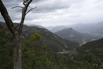 Fototapeta na wymiar Blick ins Tal an der Ardeche in Frankreich