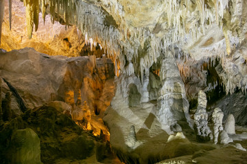 Grottes -Stalacmites et stalactites