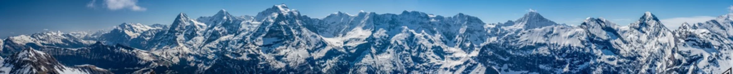 Crédence de cuisine en verre imprimé Panoramique Suisse, vue panoramique des Alpes enneigées