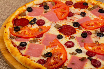 Pizza with ham