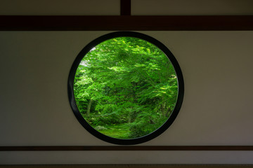 京都　源光庵　悟りの窓　夏