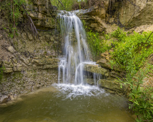 Fototapeta na wymiar Hidden waterfall