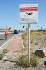 Panneau commune placée sous vidéo protection : Port-la-Nouvelle, Aude, Languedoc, Occitanie,...