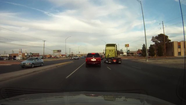 On a El Paso Highway a SEMI Truck has tp emergency break in rolling treffic