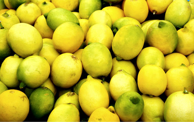 A lot of lemon for sell in the market with full frame.