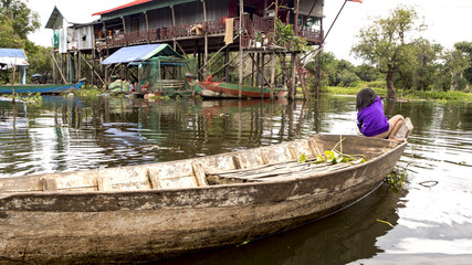TONLE SAP LAKE. Local people