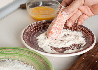 Coconut crusted salmon preparation
