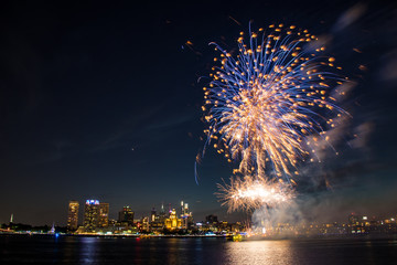 The July 4th firework over  Philadelphia skylines