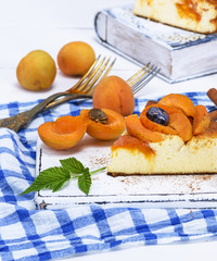 piece of cake from cottage cheese and apricot