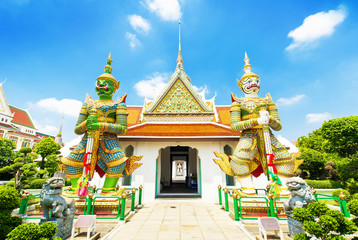 Wat Arun temple in Bangkok, Thailand © Arcady