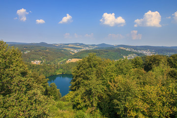 Gemündener Maar in der Eifel, Deutschland © Adrian72