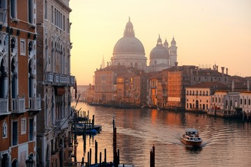 Fototapeta na wymiar Venice Grand Canal sunrise and boat