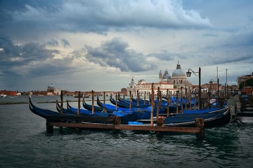 Fototapeta na wymiar Gondola and Santa Maria della Salute
