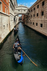 Fototapeta na wymiar Bridge of Sighs and gondola