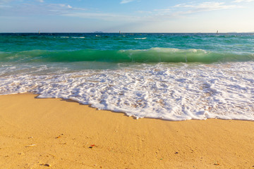 Fototapeta na wymiar Ocean wave on the beach