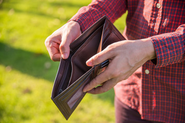 No money in wallet.