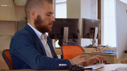 bank worker using pc