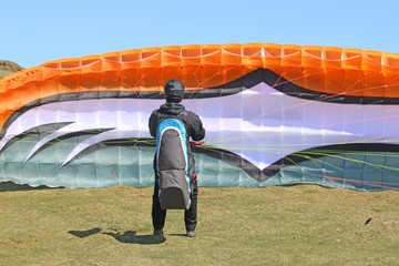 Paraglider reverse launching