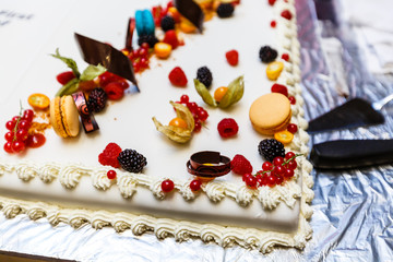 cake with berries