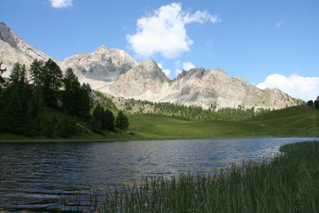 Lac miroir dans le Queyras