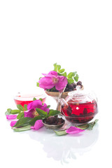 tea made from rose hips with mint