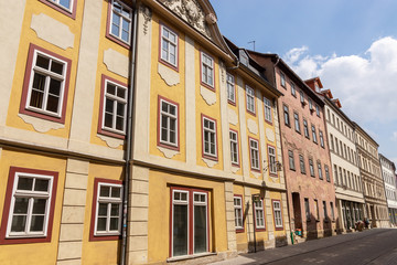 Fototapeta na wymiar Häuserzeile in der Goldschmiedenstraße in Eisenach, Thüringen
