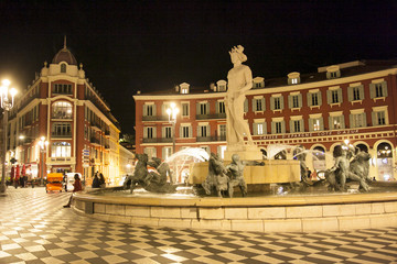 Francia, Nizza, piazza Massena di notte.