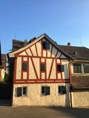 Haus in Zollikon in der schweiz im sommer 