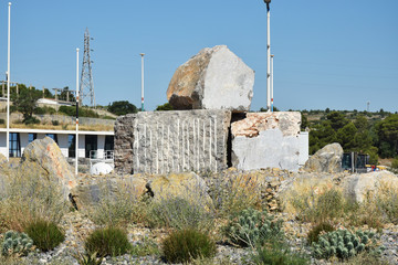 Rond-point à l'entrée de la ville de Port-la-Nouvelle, Aude, Languedoc, Occitanie, France.