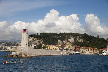 Fototapeta na wymiar Francia,Nizza,il porto e il molo turistico.