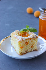 Lush cake with apricots