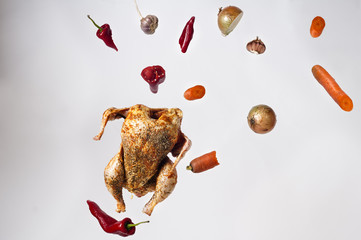 surowy kurczak i świeże warzywa © iwona666