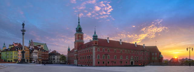 Warsaw, Royal castle and old town at sunset - obrazy, fototapety, plakaty