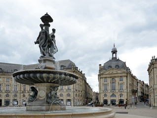 Fototapeta na wymiar Fountain of wine in Bordeaux