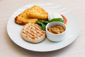 Chicken sausage and hash browns