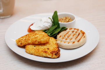 Chicken sausage and hash browns