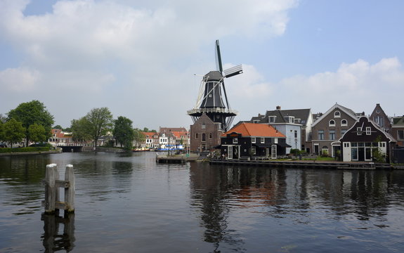 Haarlem: Windmühle De Adriaan